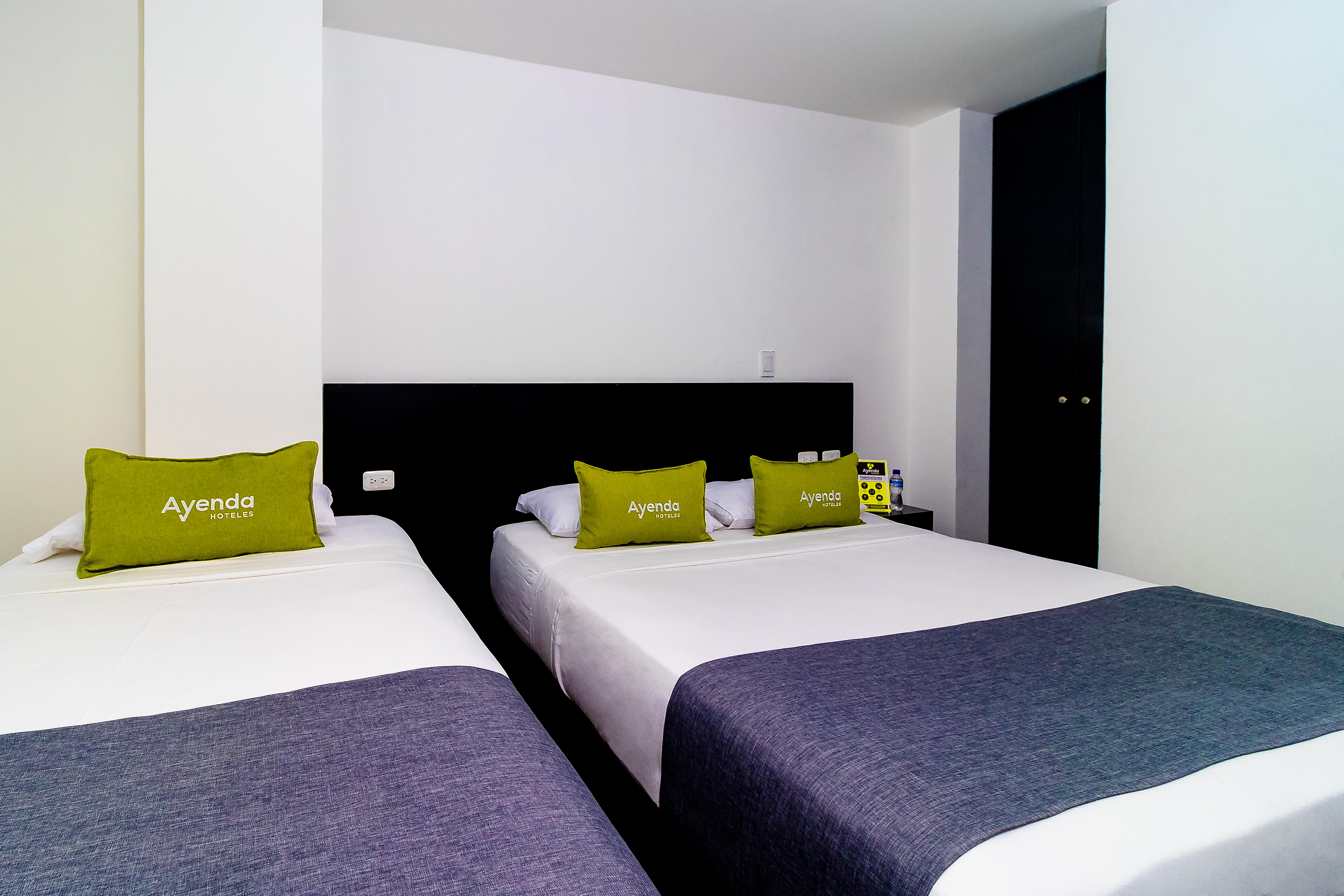 Ayenda 1063 Golden Hotel โบโกตา ภายนอก รูปภาพ
