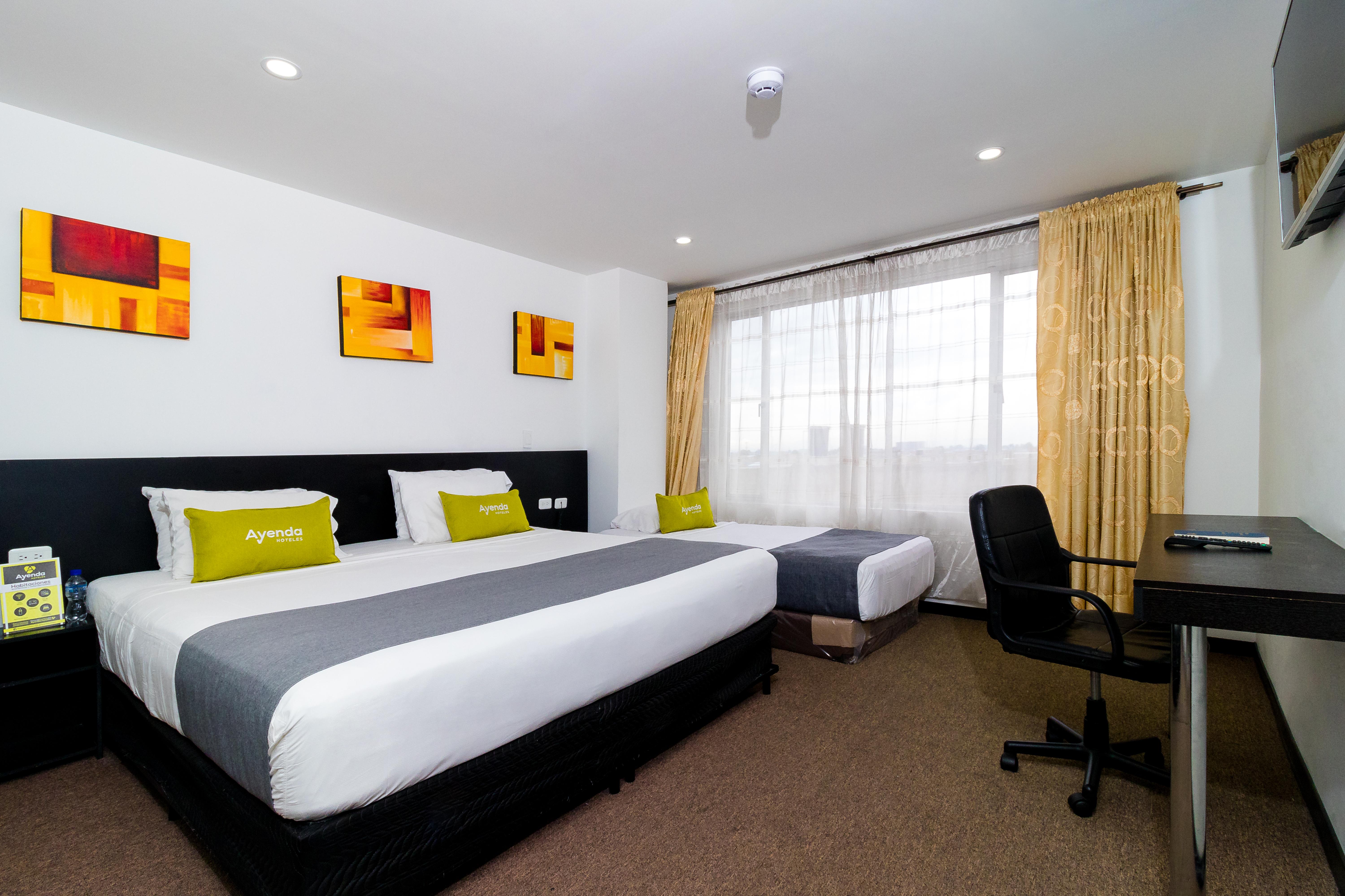 Ayenda 1063 Golden Hotel โบโกตา ภายนอก รูปภาพ