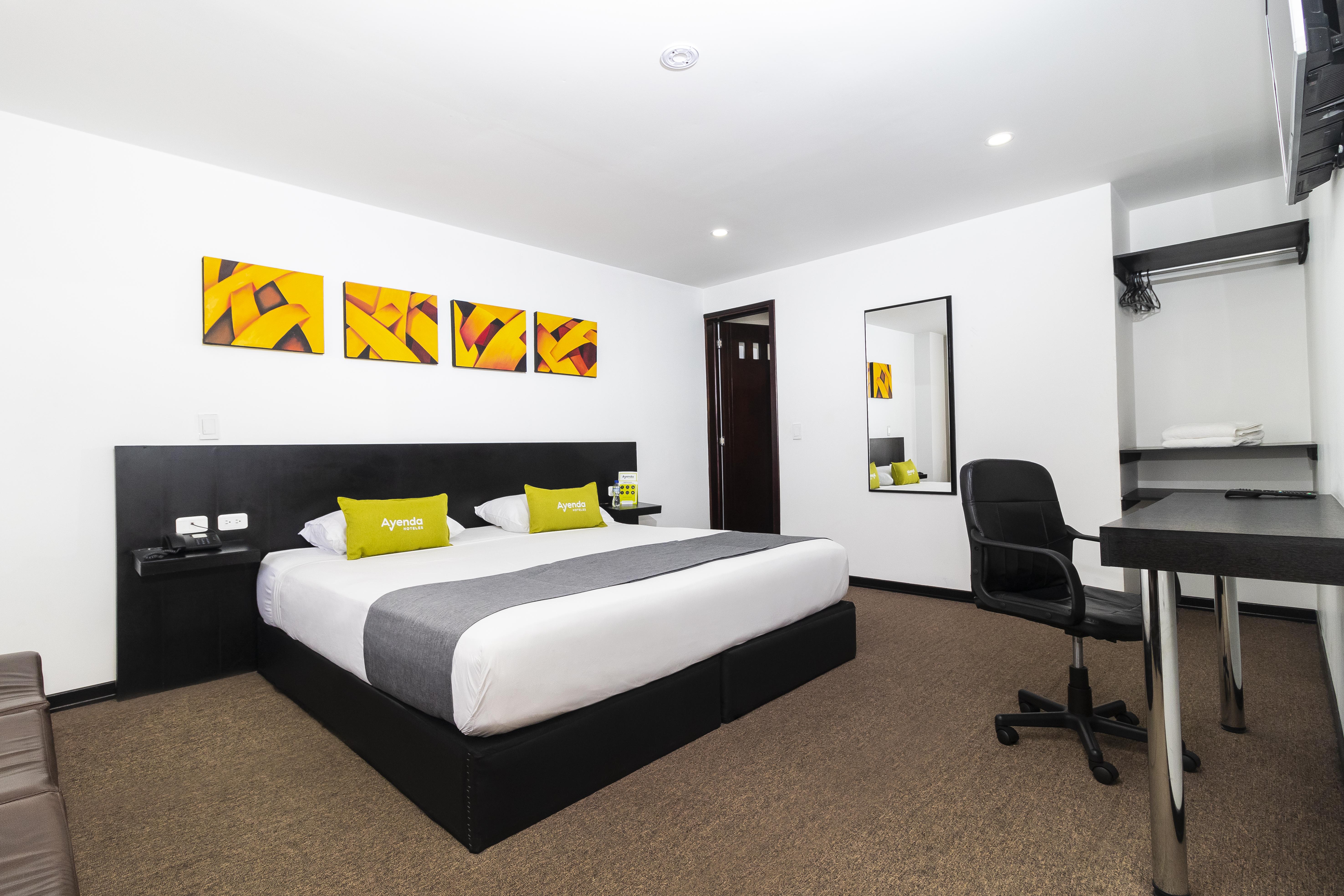 Ayenda 1063 Golden Hotel โบโกตา ภายนอก รูปภาพ