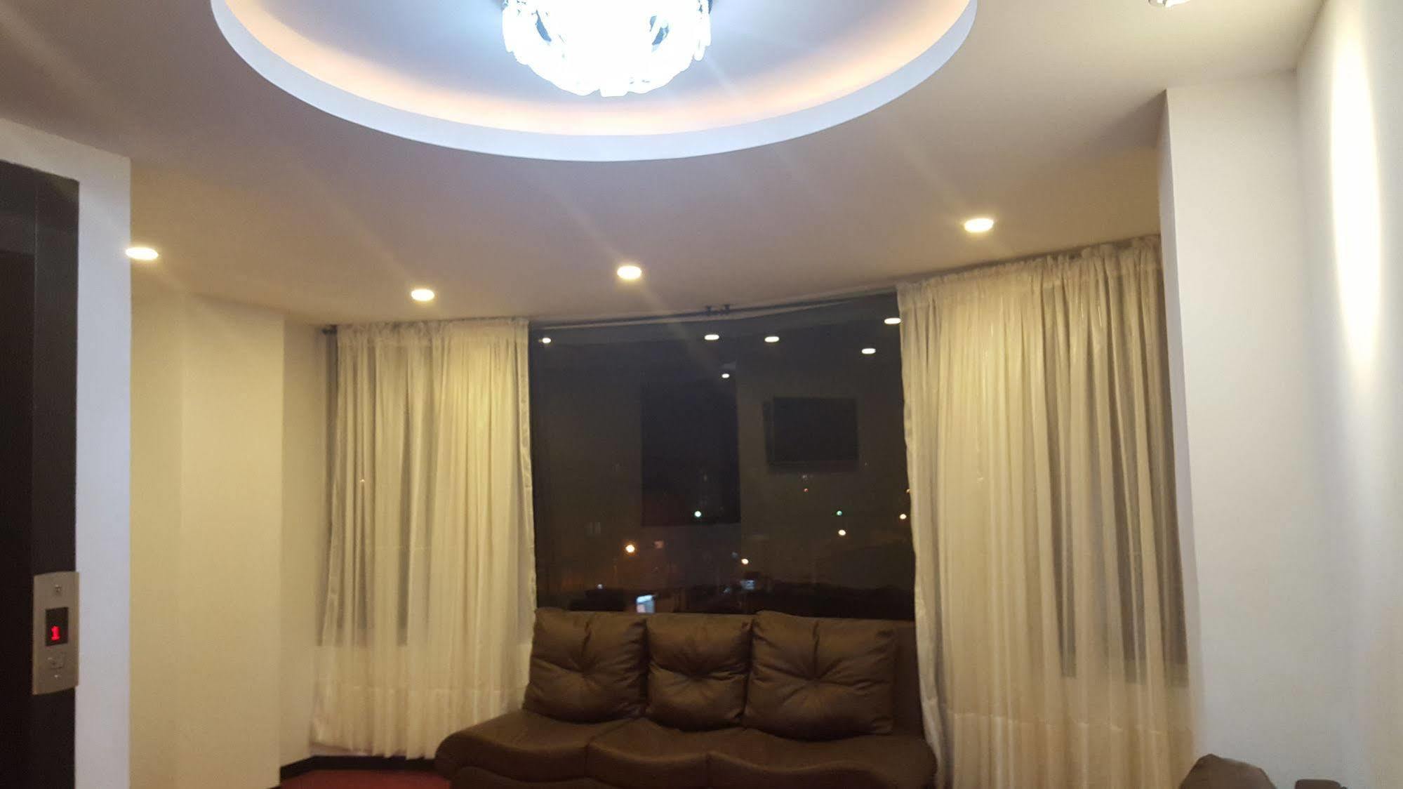 Ayenda 1063 Golden Hotel โบโกตา ภายนอก รูปภาพ