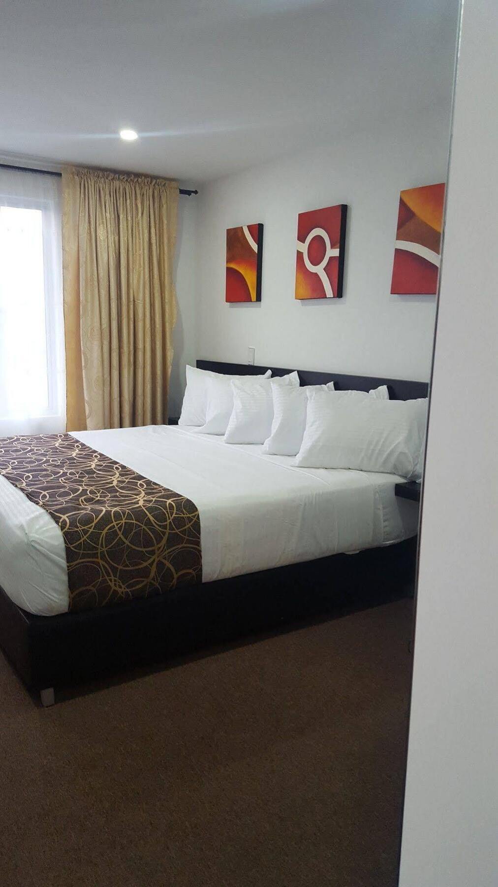 Ayenda 1063 Golden Hotel โบโกตา ภายนอก รูปภาพ